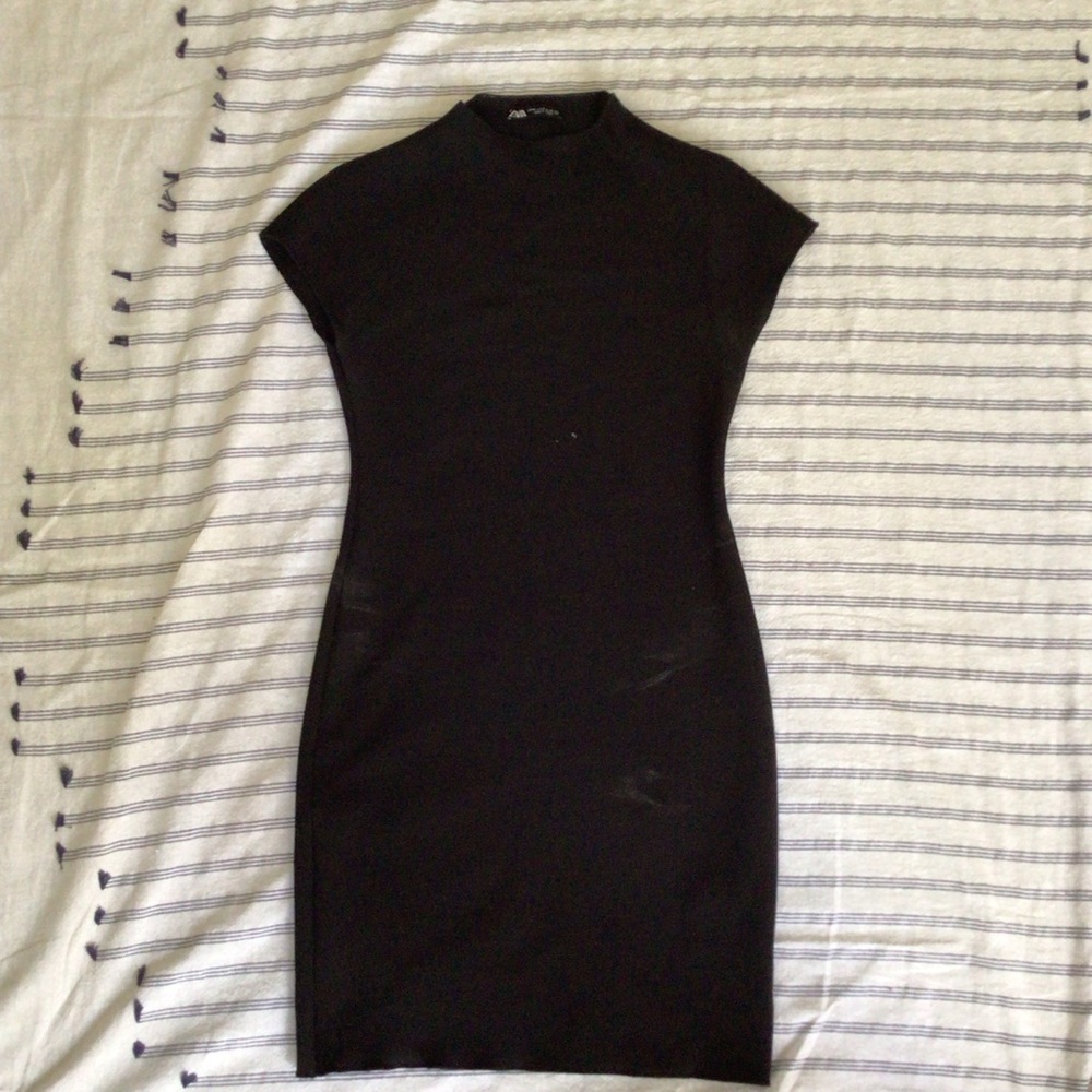 Zara (bbl) black mini dress (worn once) SIZE Medium